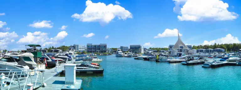 Scenic Innisfil marina and yacht club on Ontario's Lake Simcoe with hotels and boat rentals.